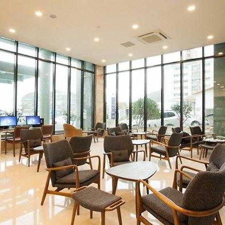 Sims Hotel Jeju Exterior foto